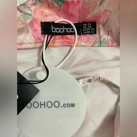 Boohoo Floral Print Angel Sleeve Maxi Dress - Picture 5 of 7